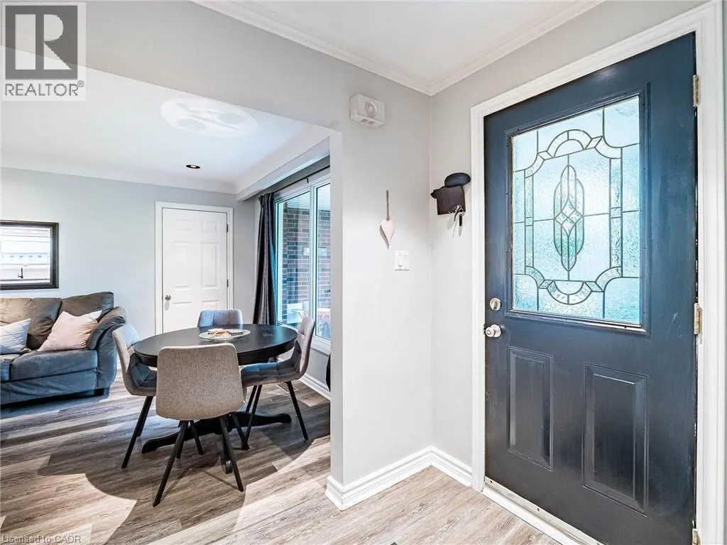 637 ARTREVA Crescent