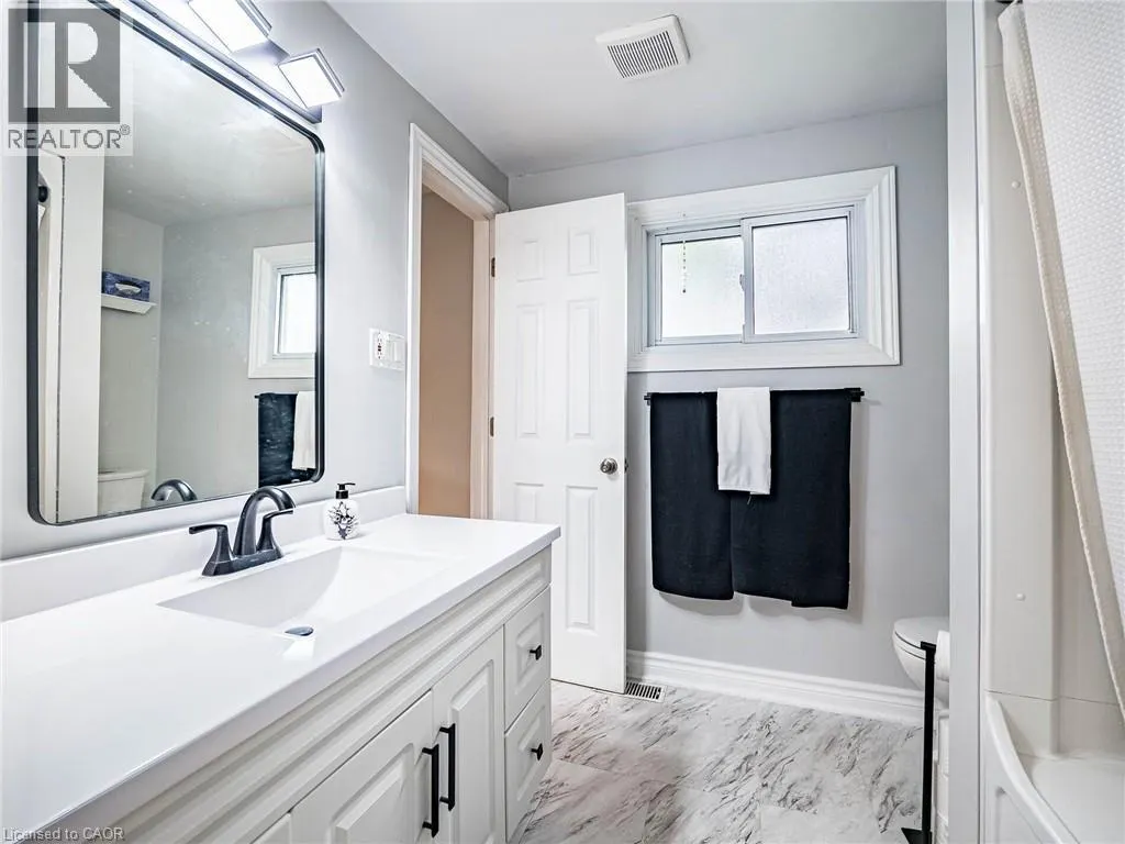 637 ARTREVA Crescent