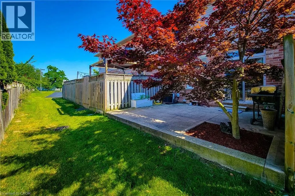 110 MARINA POINT Crescent