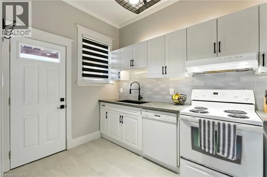 54 DUFFERIN Avenue Unit# 3, #3