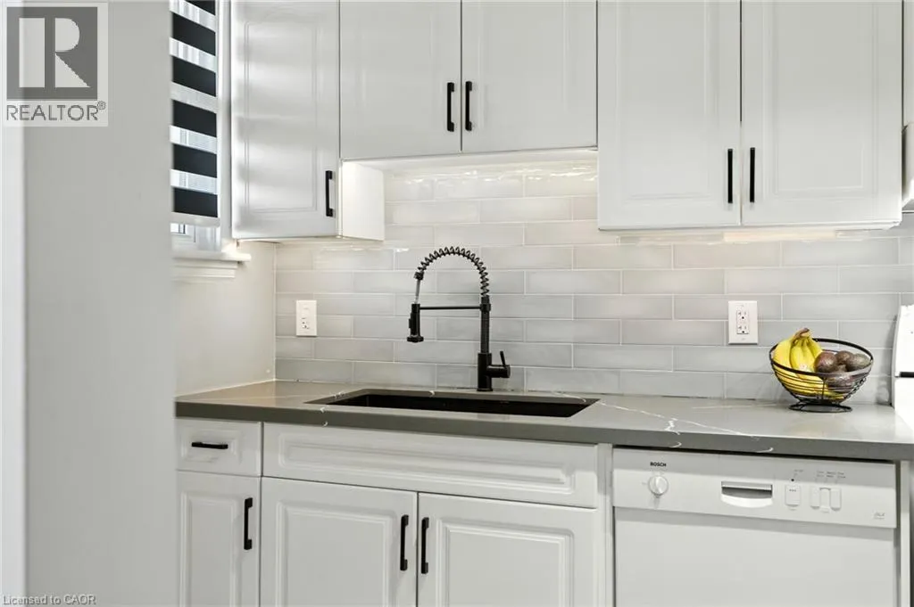 54 DUFFERIN Avenue Unit# 3, #3