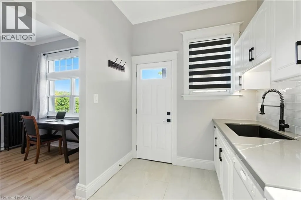 54 DUFFERIN Avenue Unit# 3, #3