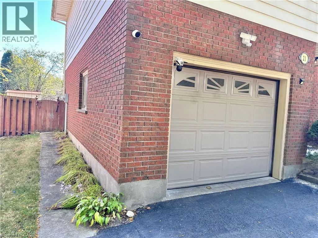 21 CARRIAGE Road