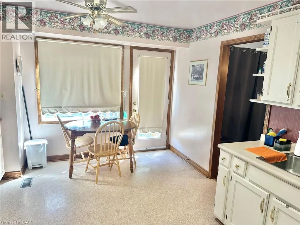 21 CARRIAGE Road