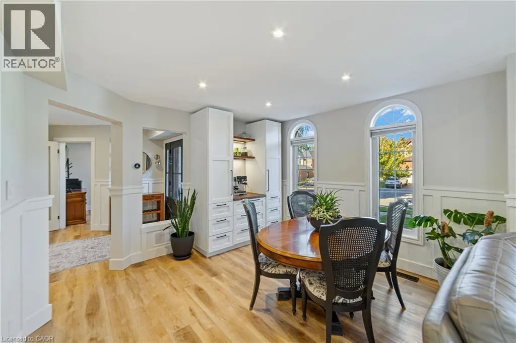 28 FENWICK Place