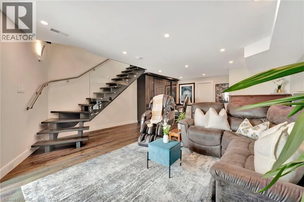 2136 OLD LAKESHORE Road Unit# 3, #3