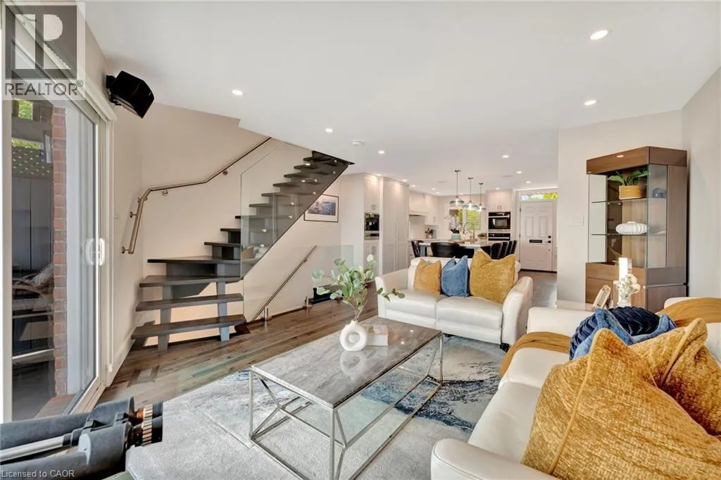 2136 OLD LAKESHORE Road Unit# 3, #3