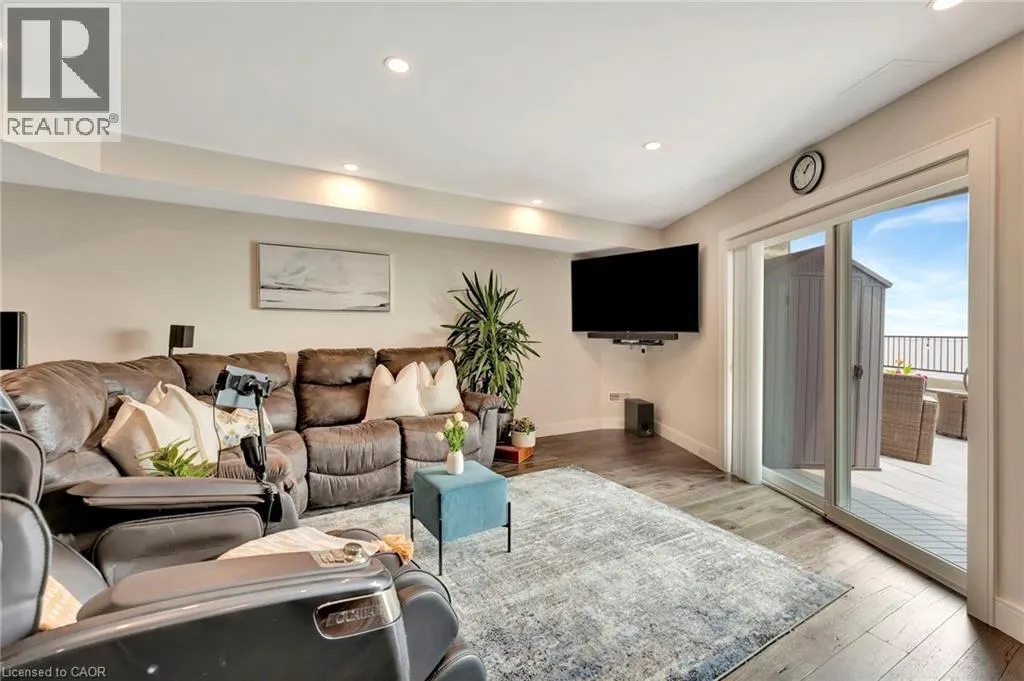 2136 OLD LAKESHORE Road Unit# 3, #3