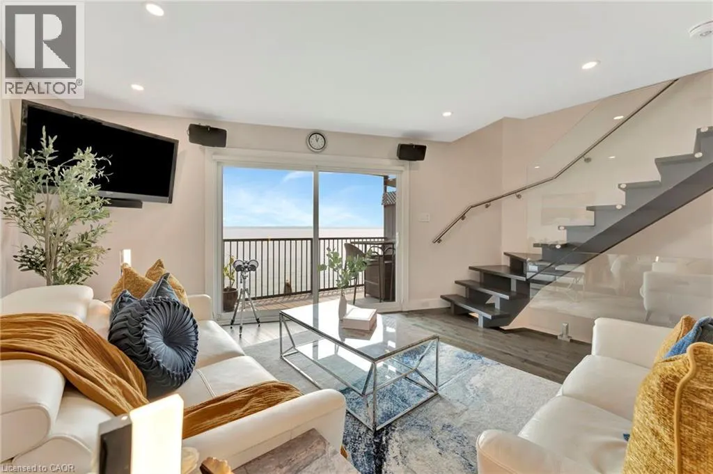 2136 OLD LAKESHORE Road Unit# 3, #3