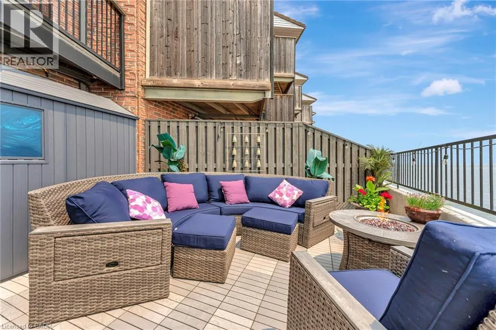 2136 OLD LAKESHORE Road Unit# 3, #3