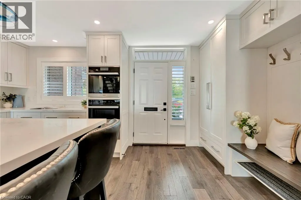 2136 OLD LAKESHORE Road Unit# 3, #3