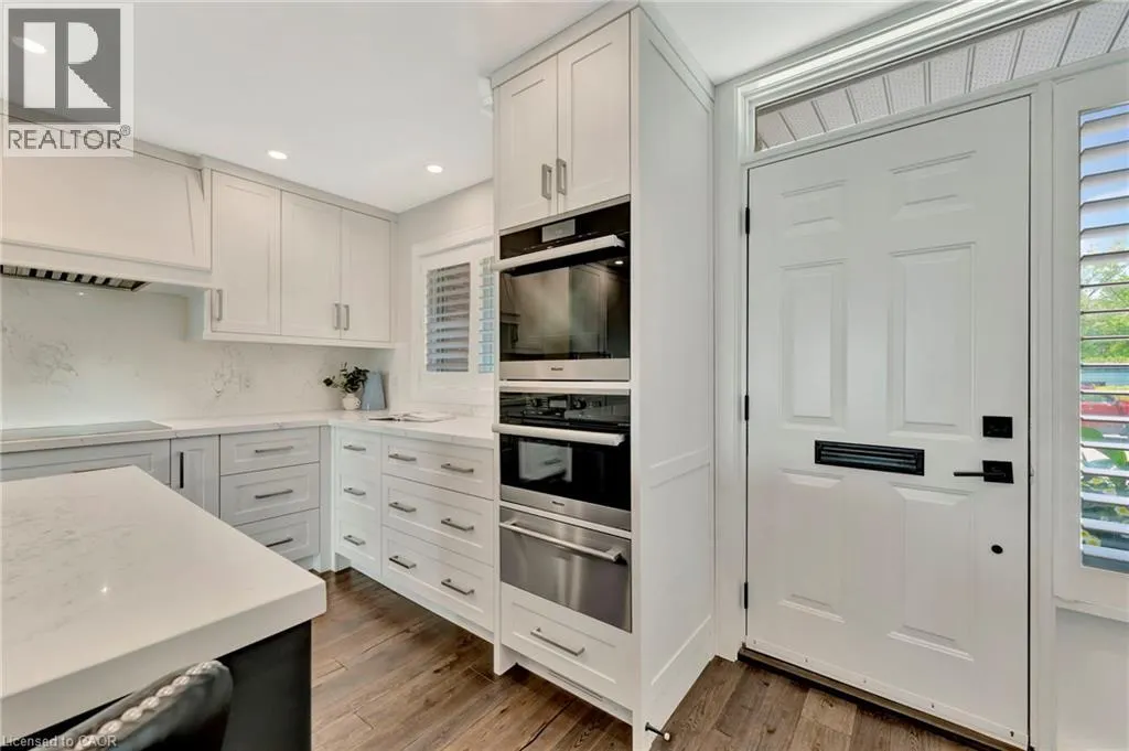 2136 OLD LAKESHORE Road Unit# 3, #3
