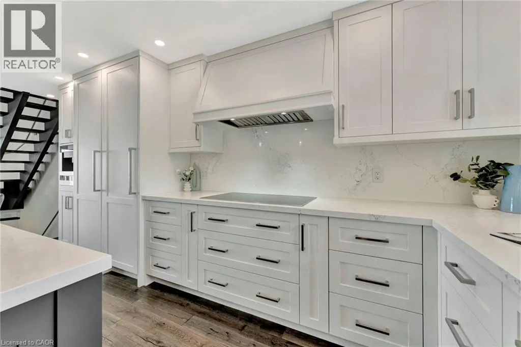 2136 OLD LAKESHORE Road Unit# 3, #3