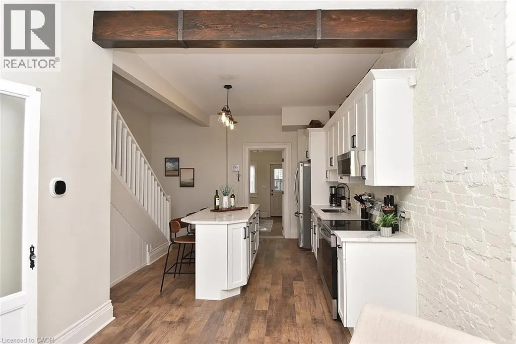 277 MAIN Street W