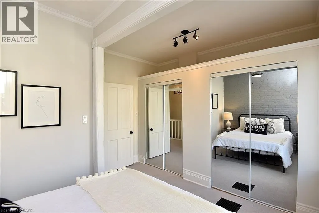 277 MAIN Street W