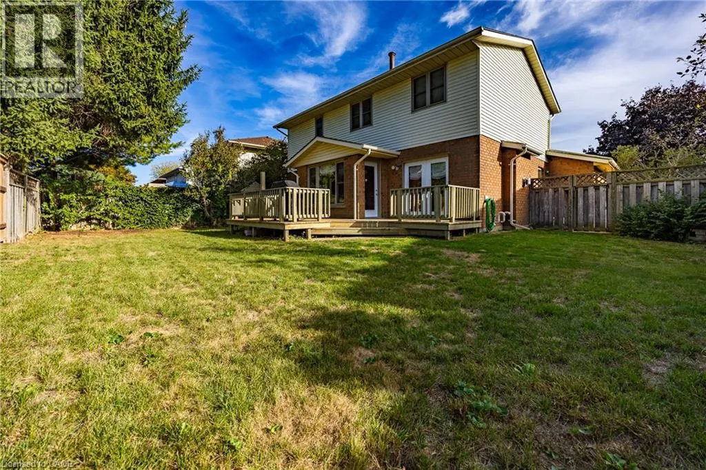 22 FALLS Crescent