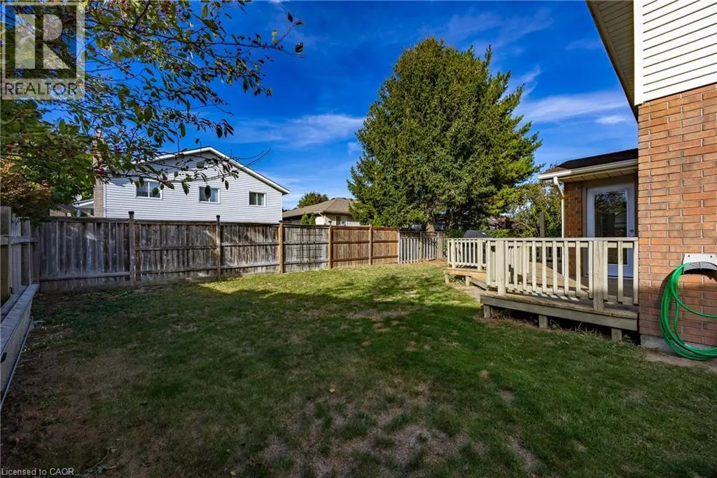 22 FALLS Crescent