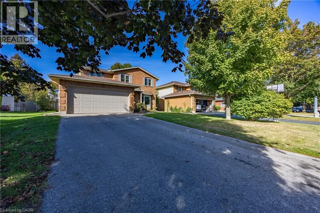 22 FALLS Crescent