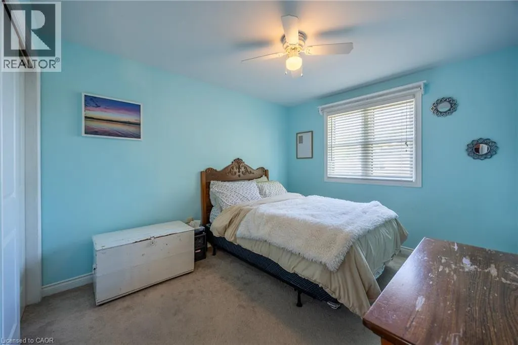 22 FALLS Crescent