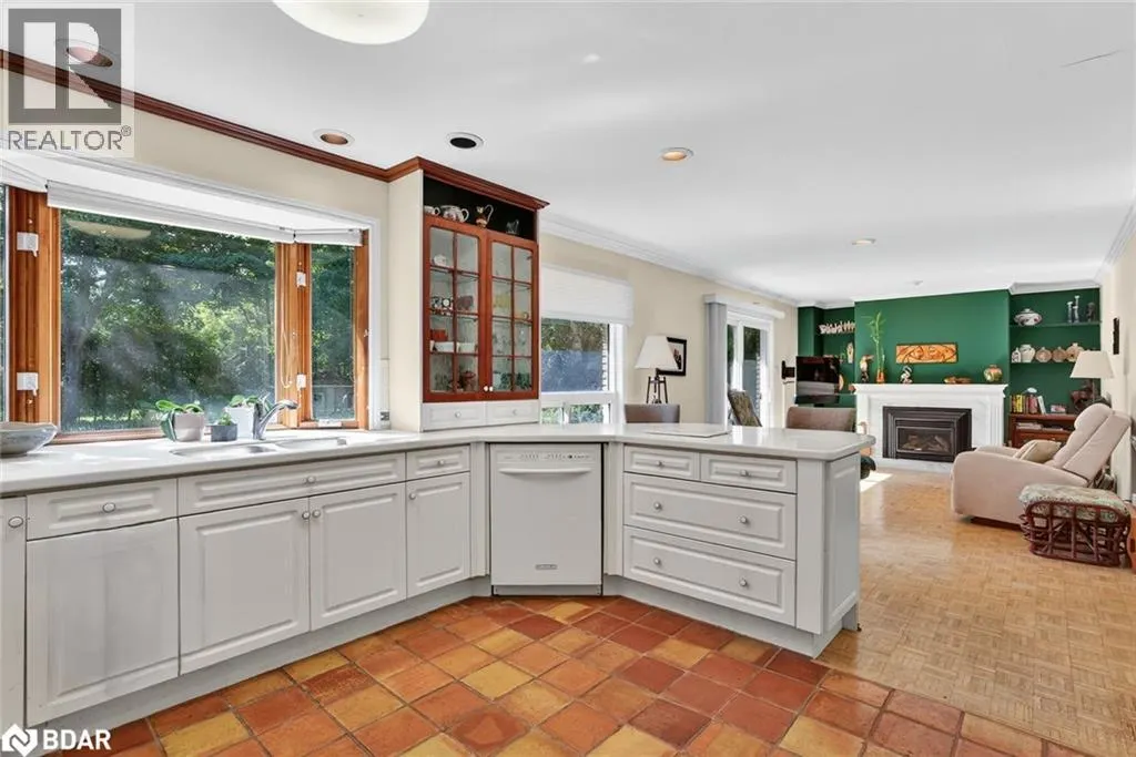 7 MAPLECREST Road