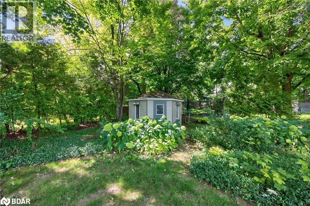 7 MAPLECREST Road