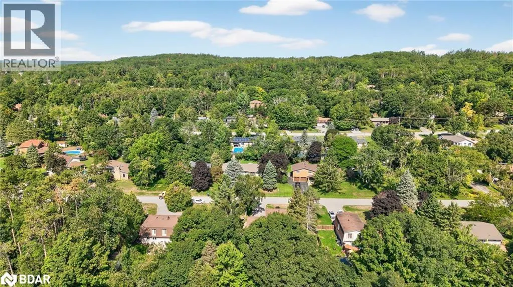 7 MAPLECREST Road
