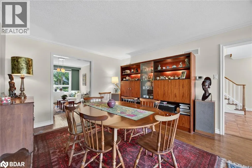 7 MAPLECREST Road