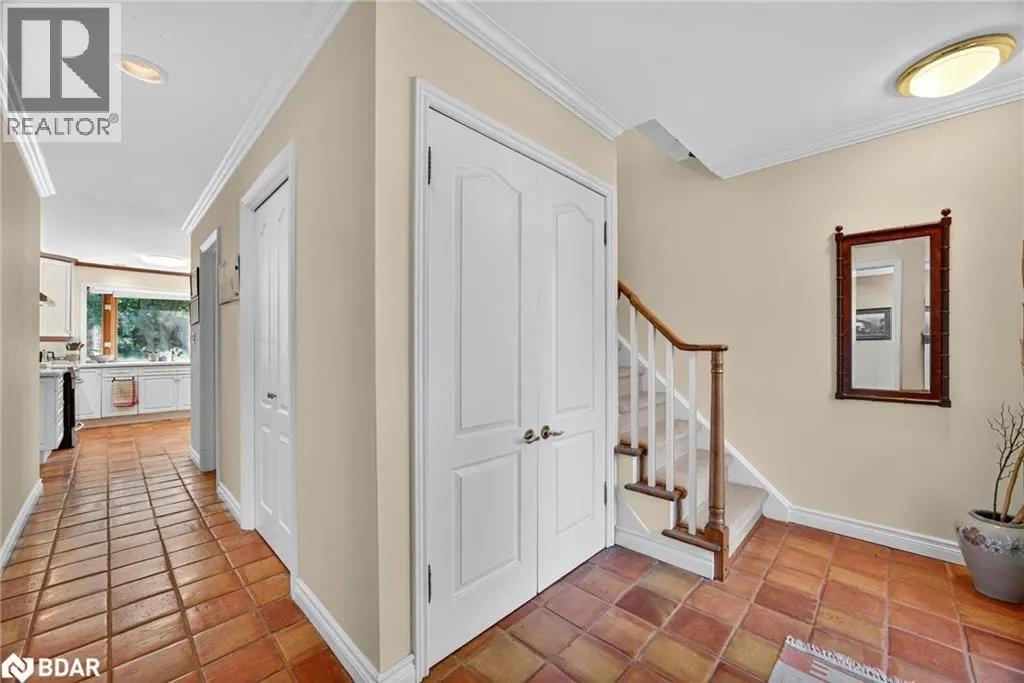 7 MAPLECREST Road