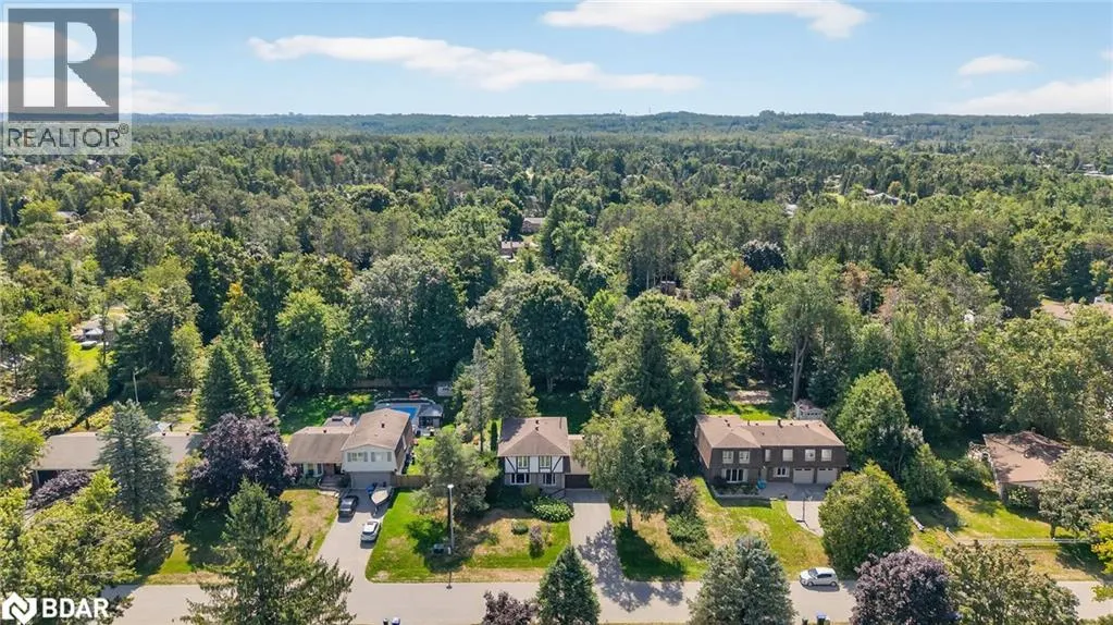7 MAPLECREST Road