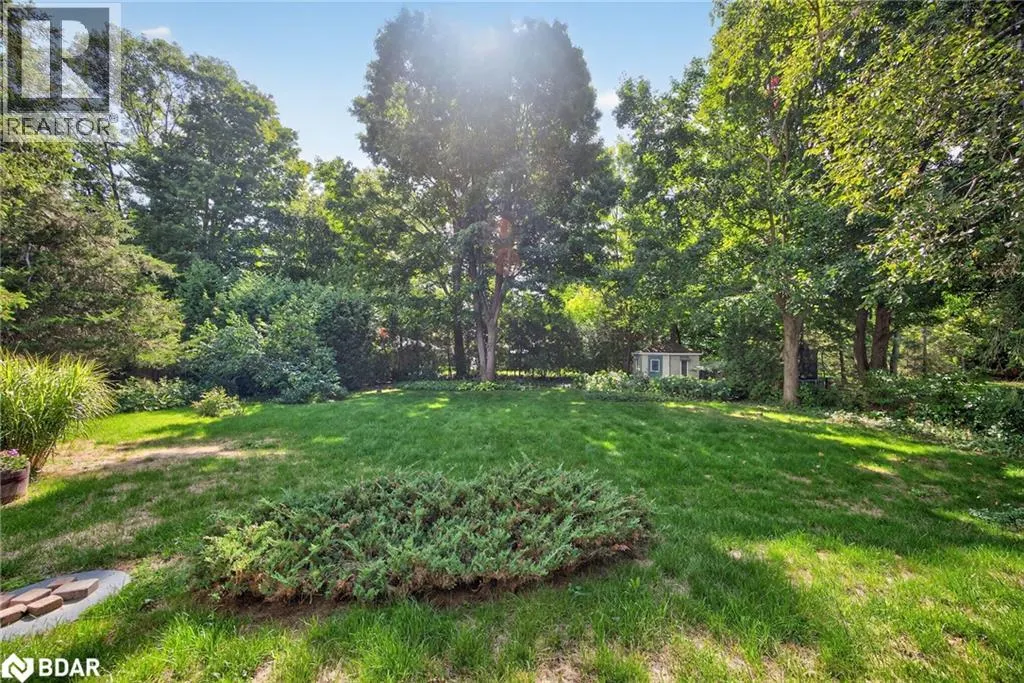7 MAPLECREST Road
