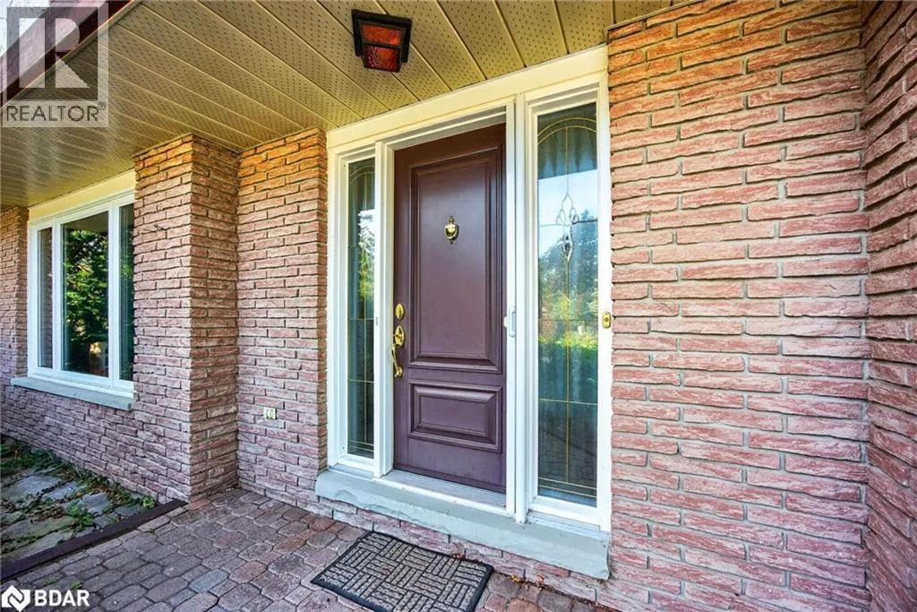 7 MAPLECREST Road