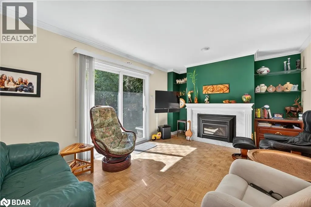 7 MAPLECREST Road