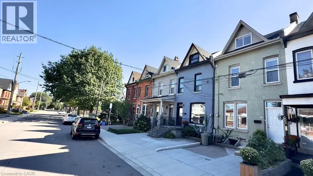 49 SHEAFFE Street