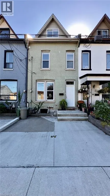 49 SHEAFFE Street