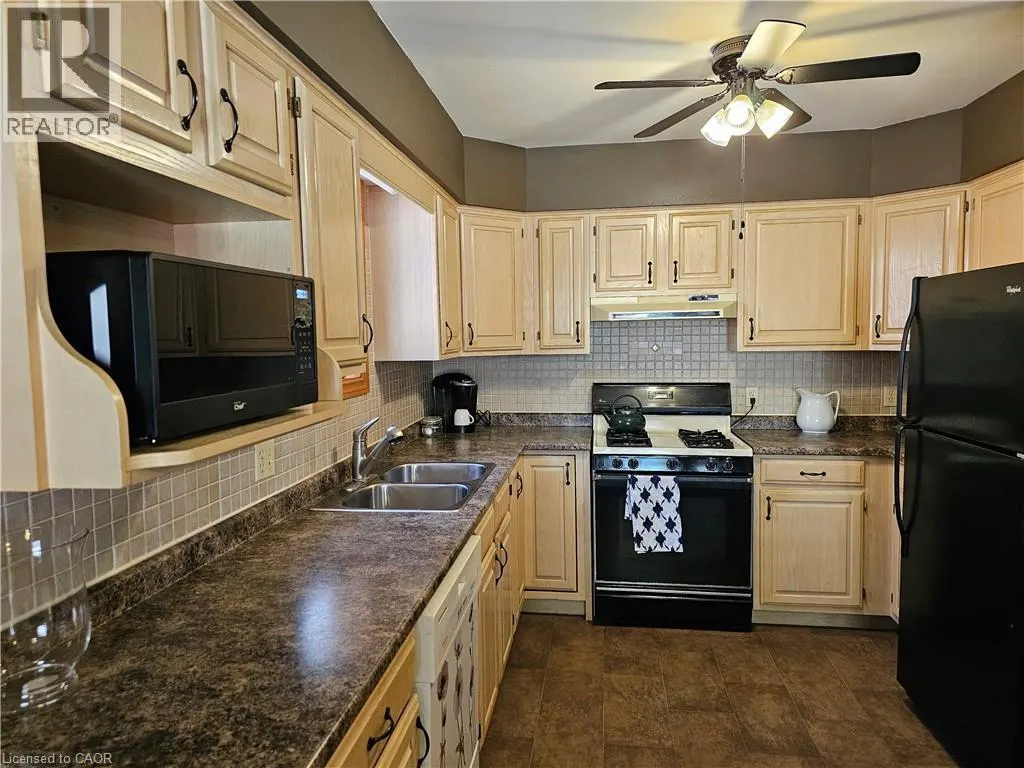 42 DONLY Drive S Unit# 11, #11