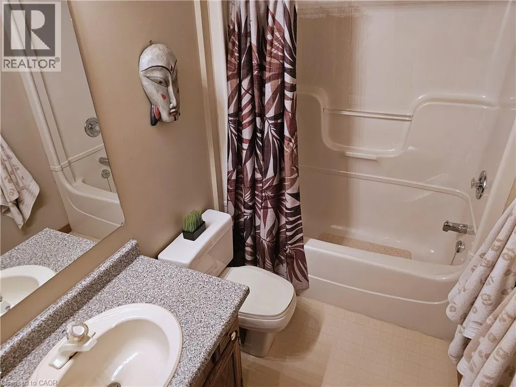 42 DONLY Drive S Unit# 11, #11