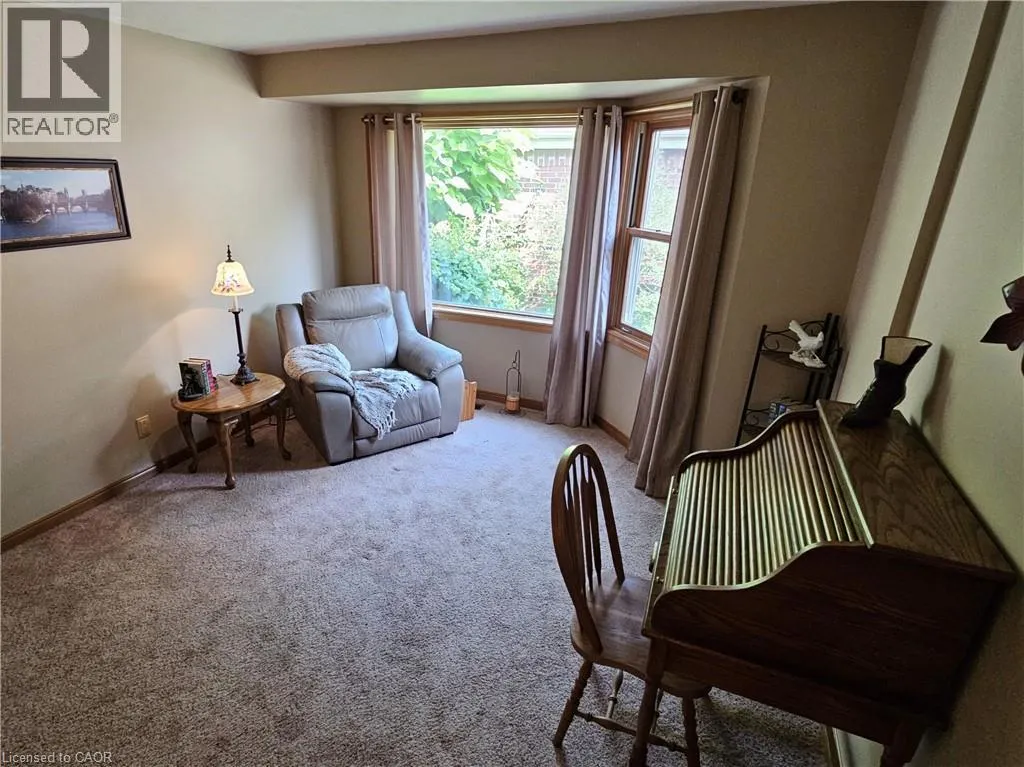 42 DONLY Drive S Unit# 11, #11