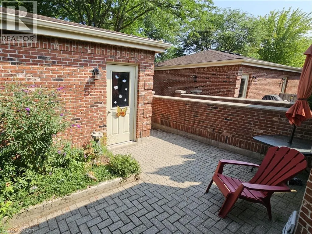 42 DONLY Drive S Unit# 11, #11