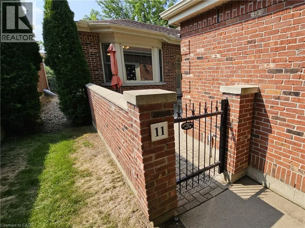 42 DONLY Drive S Unit# 11, #11