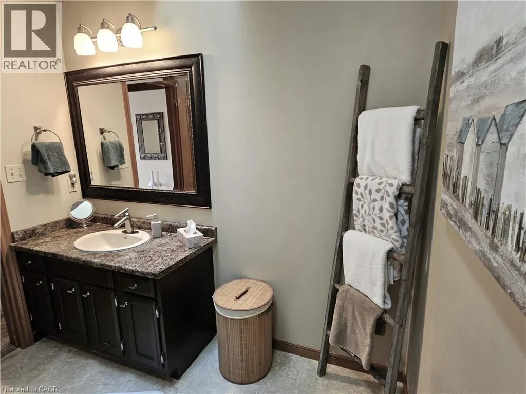 42 DONLY Drive S Unit# 11, #11