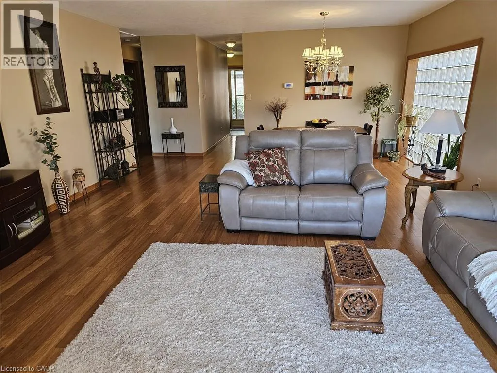 42 DONLY Drive S Unit# 11, #11