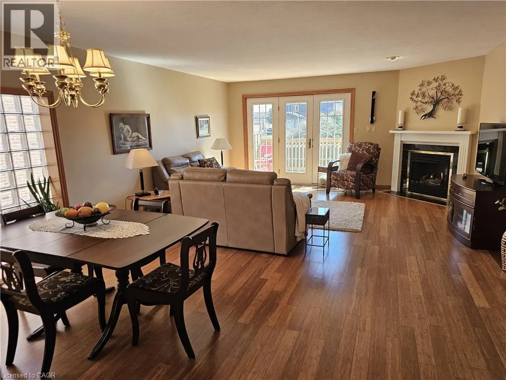 42 DONLY Drive S Unit# 11, #11