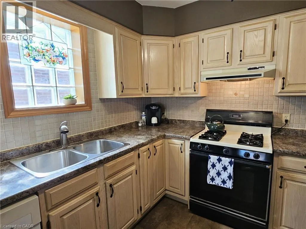 42 DONLY Drive S Unit# 11, #11