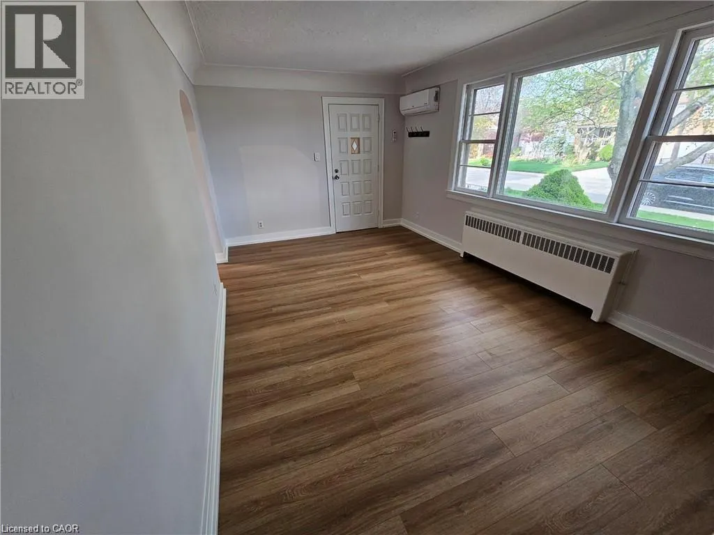 638 ROSSEAU Road Unit# Main Flr, #Main Flr