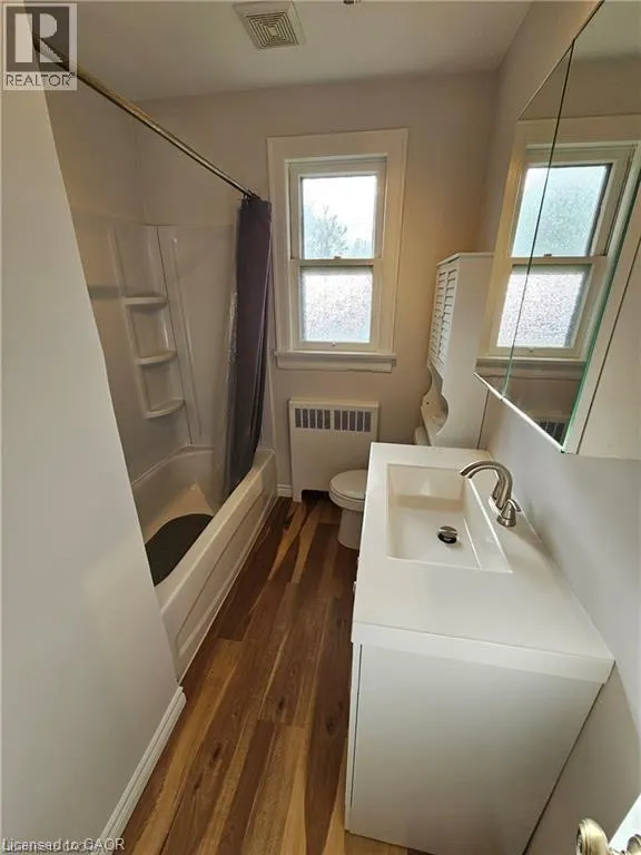 638 ROSSEAU Road Unit# Main Flr, #Main Flr