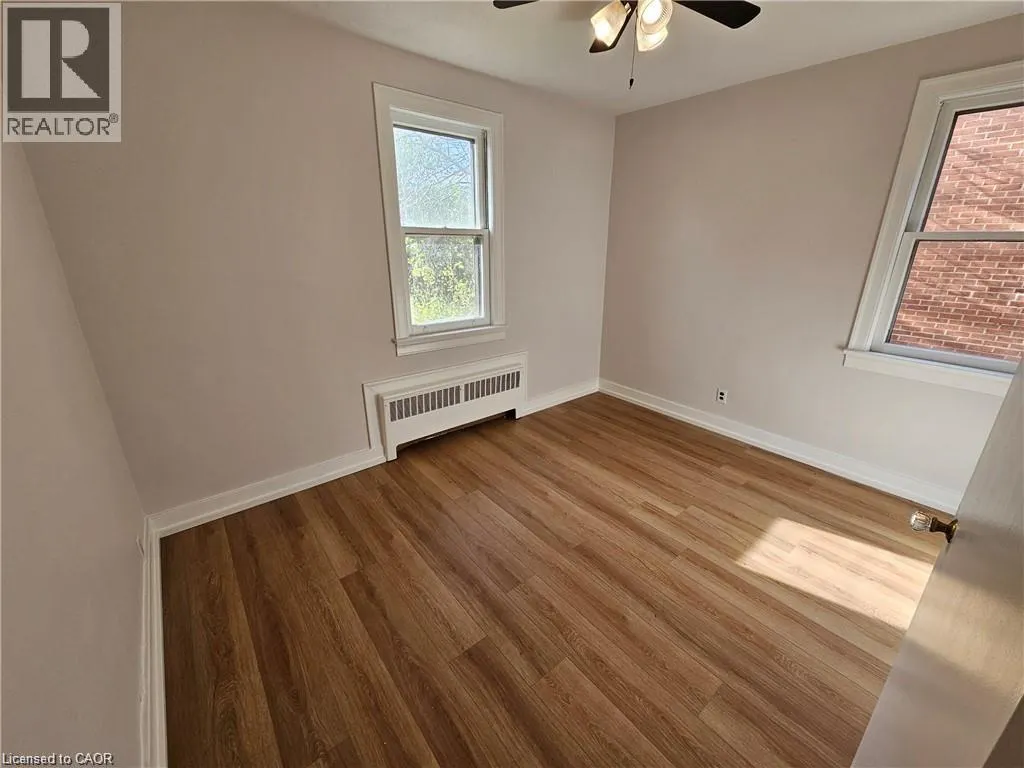 638 ROSSEAU Road Unit# Main Flr, #Main Flr