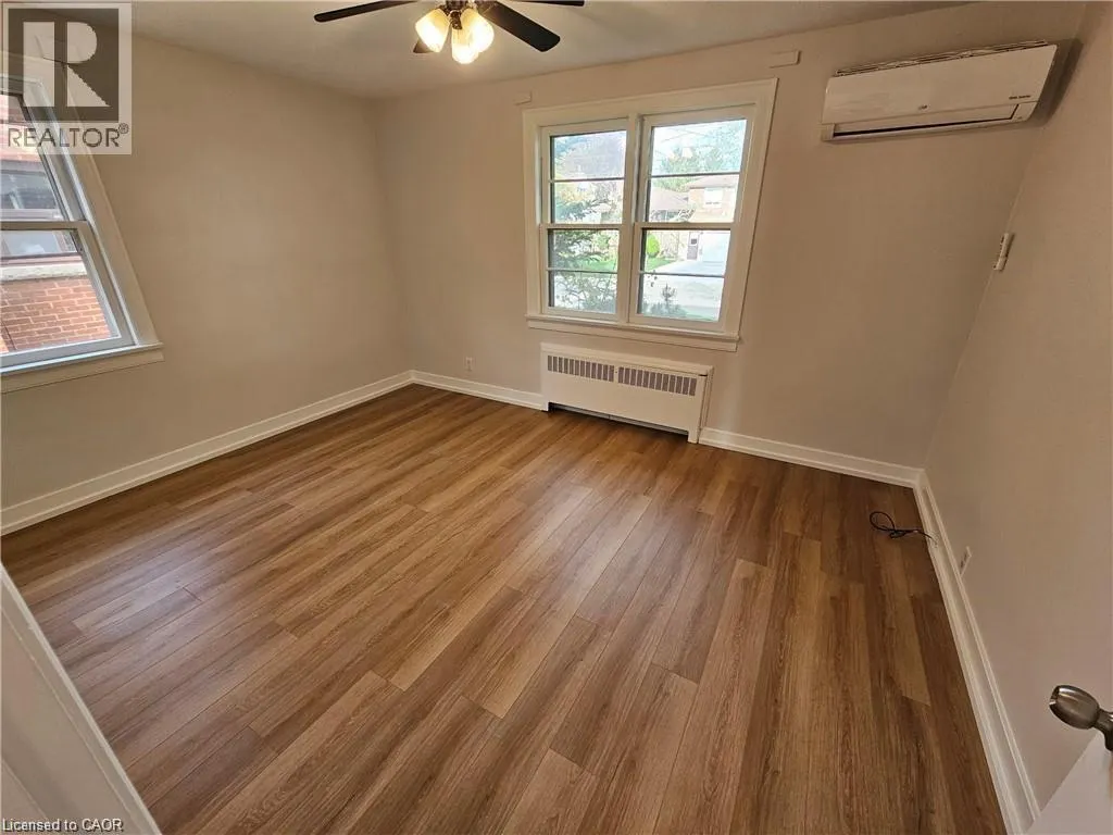 638 ROSSEAU Road Unit# Main Flr, #Main Flr