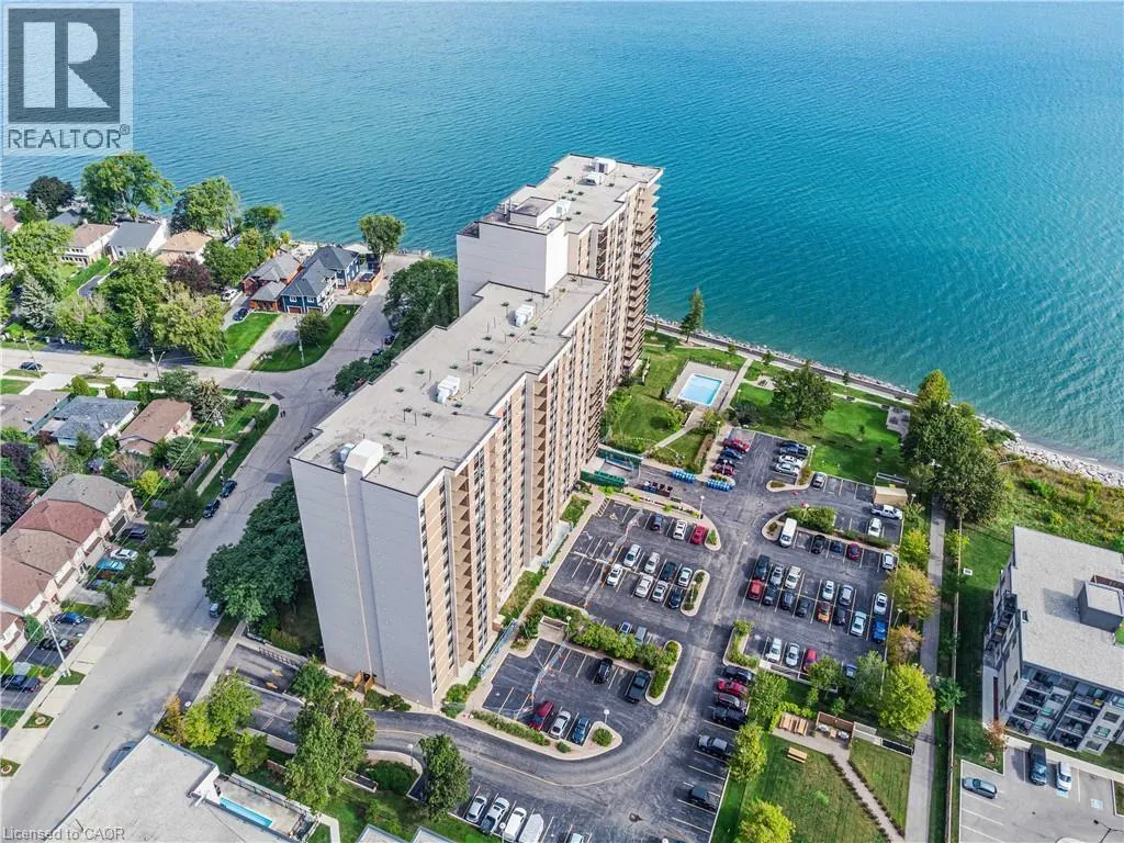 500 GREEN Road Unit# 303, #303