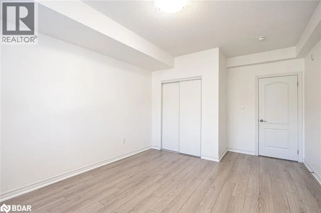 40 FERNDALE Drive S Unit# 209, #209