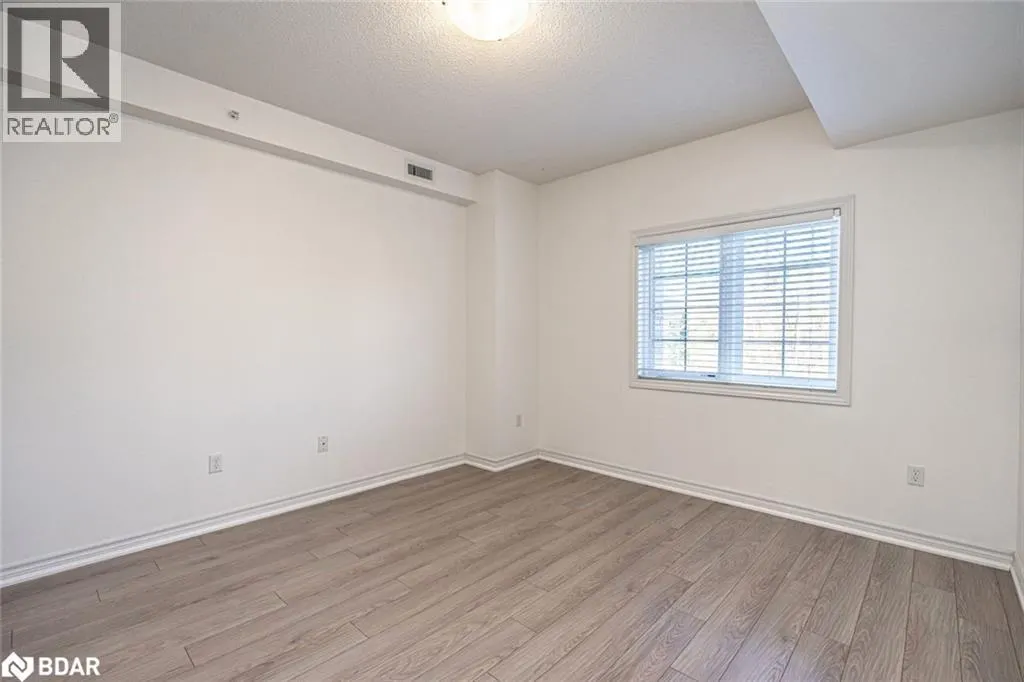 40 FERNDALE Drive S Unit# 209, #209